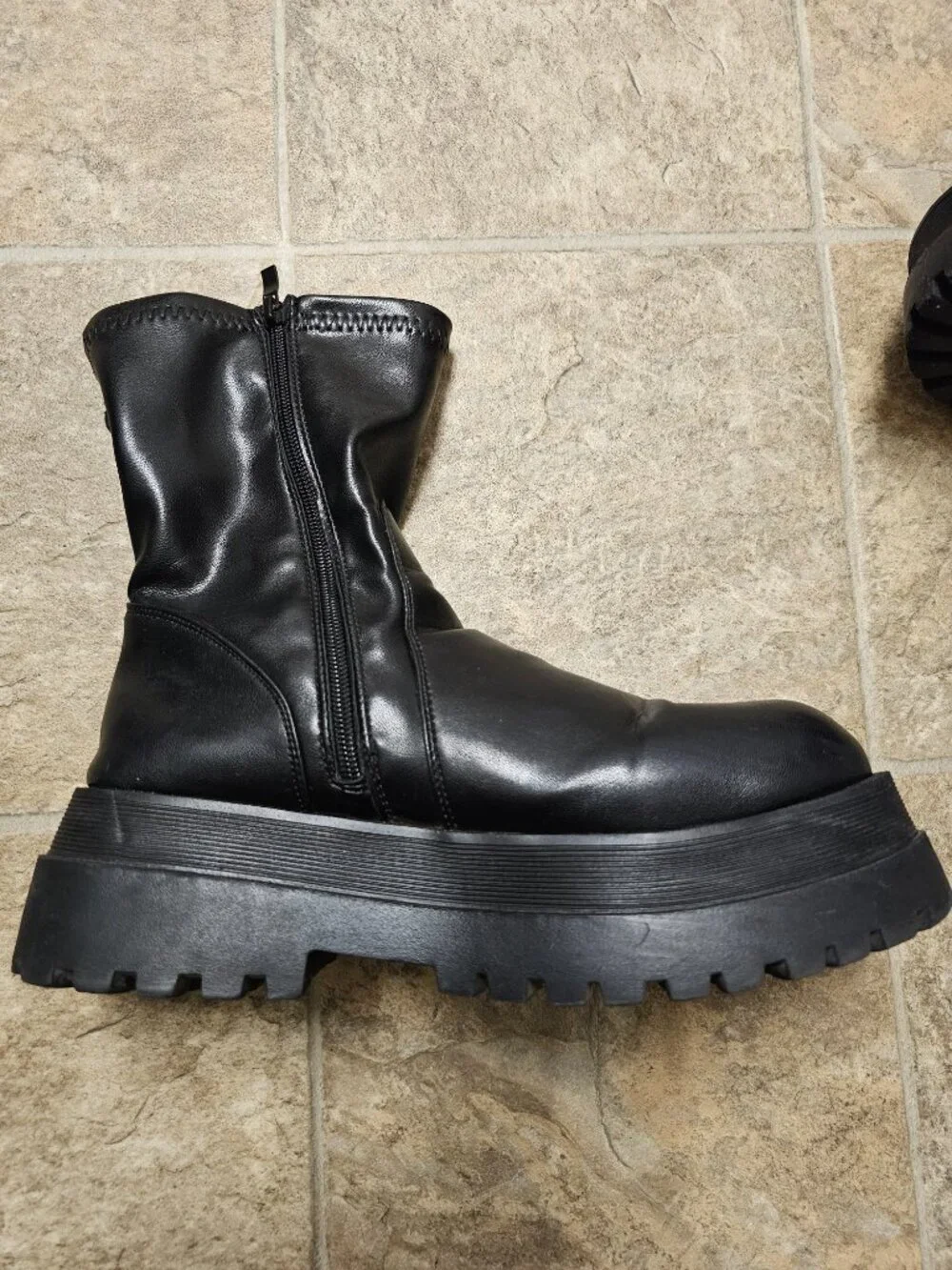 Unbranded black platform